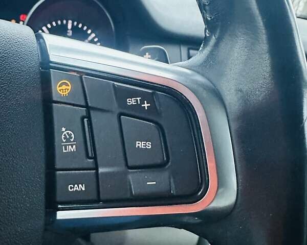 Белый Ленд Ровер Discovery Sport, объемом двигателя 2.2 л и пробегом 186 тыс. км за 17200 $, фото 44 на Automoto.ua