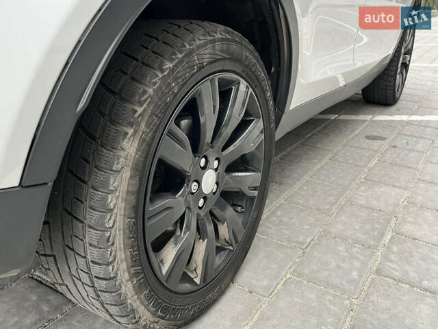 Білий Ленд Ровер Discovery Sport, об'ємом двигуна 2 л та пробігом 148 тис. км за 17800 $, фото 19 на Automoto.ua