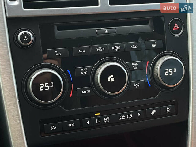 Білий Ленд Ровер Discovery Sport, об'ємом двигуна 2.2 л та пробігом 196 тис. км за 21999 $, фото 23 на Automoto.ua