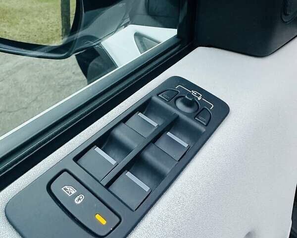 Белый Ленд Ровер Discovery Sport, объемом двигателя 2.2 л и пробегом 186 тыс. км за 17200 $, фото 35 на Automoto.ua