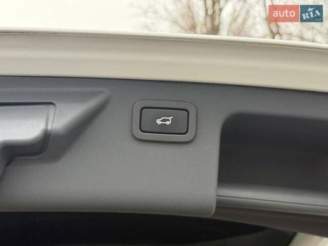 Белый Ленд Ровер Discovery Sport, объемом двигателя 2 л и пробегом 134 тыс. км за 15900 $, фото 39 на Automoto.ua