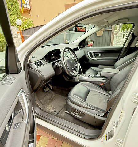Белый Ленд Ровер Discovery Sport, объемом двигателя 2 л и пробегом 171 тыс. км за 19000 $, фото 30 на Automoto.ua