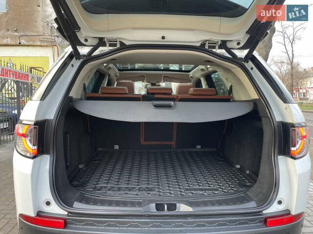 Білий Ленд Ровер Discovery Sport, об'ємом двигуна 2.2 л та пробігом 196 тис. км за 21999 $, фото 31 на Automoto.ua