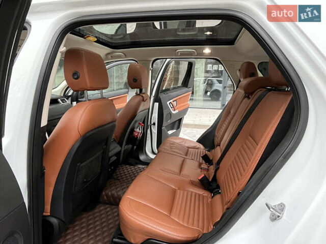 Білий Ленд Ровер Discovery Sport, об'ємом двигуна 2 л та пробігом 148 тис. км за 17800 $, фото 29 на Automoto.ua