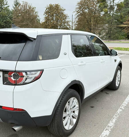 Белый Ленд Ровер Discovery Sport, объемом двигателя 2 л и пробегом 171 тыс. км за 19000 $, фото 3 на Automoto.ua