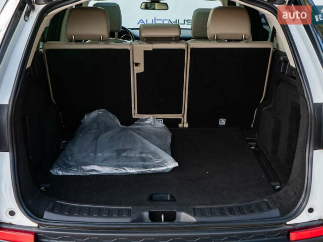 Белый Ленд Ровер Discovery Sport, объемом двигателя 2 л и пробегом 135 тыс. км за 16500 $, фото 12 на Automoto.ua