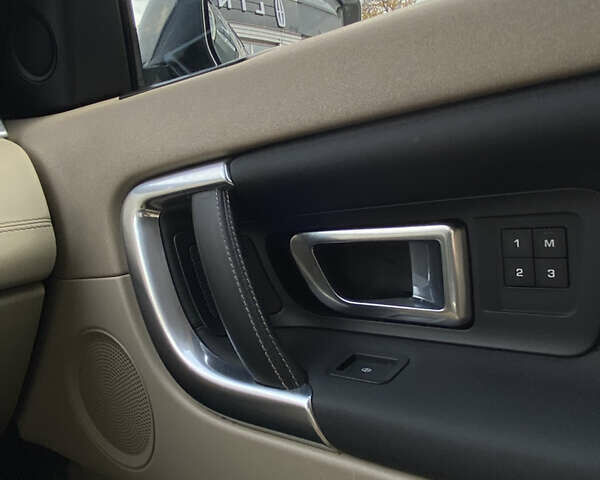 Білий Ленд Ровер Discovery Sport, об'ємом двигуна 2 л та пробігом 182 тис. км за 16700 $, фото 29 на Automoto.ua