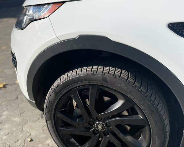 Белый Ленд Ровер Discovery Sport, объемом двигателя 2 л и пробегом 165 тыс. км за 19700 $, фото 7 на Automoto.ua