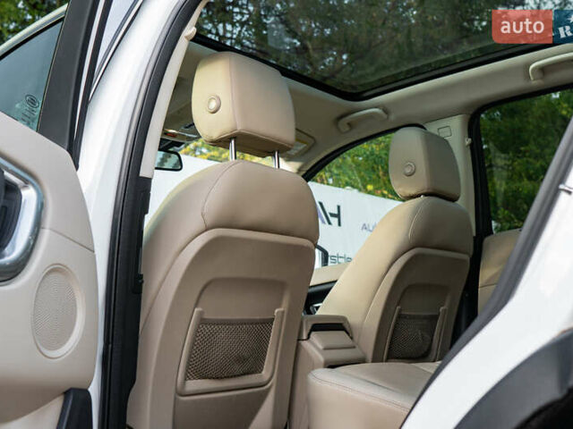 Белый Ленд Ровер Discovery Sport, объемом двигателя 2 л и пробегом 135 тыс. км за 16500 $, фото 20 на Automoto.ua