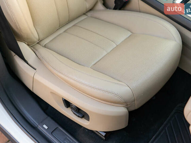 Белый Ленд Ровер Discovery Sport, объемом двигателя 2 л и пробегом 135 тыс. км за 16500 $, фото 37 на Automoto.ua