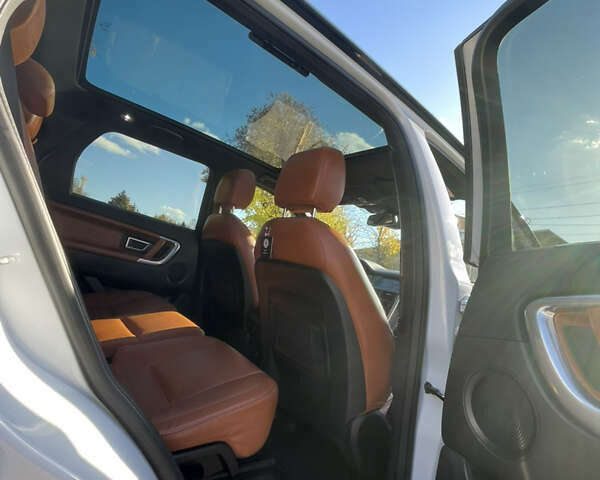 Белый Ленд Ровер Discovery Sport, объемом двигателя 2 л и пробегом 165 тыс. км за 19700 $, фото 20 на Automoto.ua