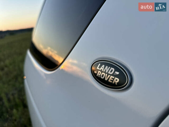 Білий Ленд Ровер Discovery Sport, об'ємом двигуна 2 л та пробігом 170 тис. км за 16000 $, фото 10 на Automoto.ua