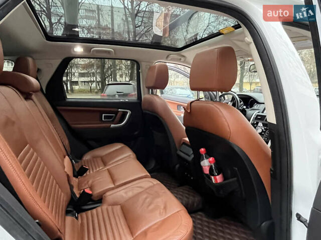 Білий Ленд Ровер Discovery Sport, об'ємом двигуна 2 л та пробігом 148 тис. км за 17800 $, фото 27 на Automoto.ua