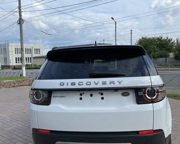 Білий Ленд Ровер Discovery Sport, об'ємом двигуна 2 л та пробігом 182 тис. км за 16700 $, фото 8 на Automoto.ua