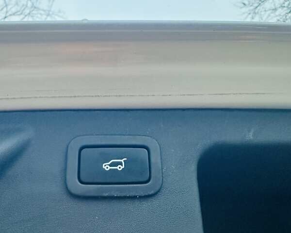 Белый Ленд Ровер Discovery Sport, объемом двигателя 2.2 л и пробегом 186 тыс. км за 17200 $, фото 27 на Automoto.ua