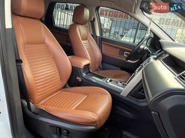 Білий Ленд Ровер Discovery Sport, об'ємом двигуна 2.2 л та пробігом 196 тис. км за 21999 $, фото 13 на Automoto.ua