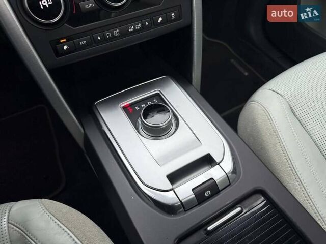 Белый Ленд Ровер Discovery Sport, объемом двигателя 2 л и пробегом 134 тыс. км за 15900 $, фото 32 на Automoto.ua