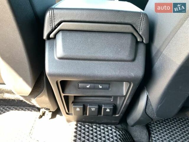 Білий Ленд Ровер Discovery Sport, об'ємом двигуна 2 л та пробігом 145 тис. км за 16990 $, фото 22 на Automoto.ua