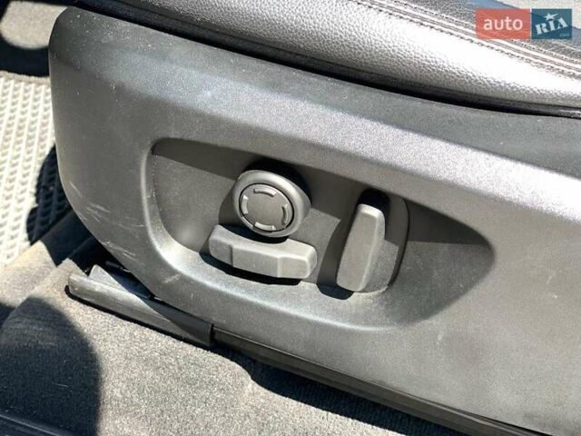 Білий Ленд Ровер Discovery Sport, об'ємом двигуна 2 л та пробігом 145 тис. км за 16990 $, фото 25 на Automoto.ua