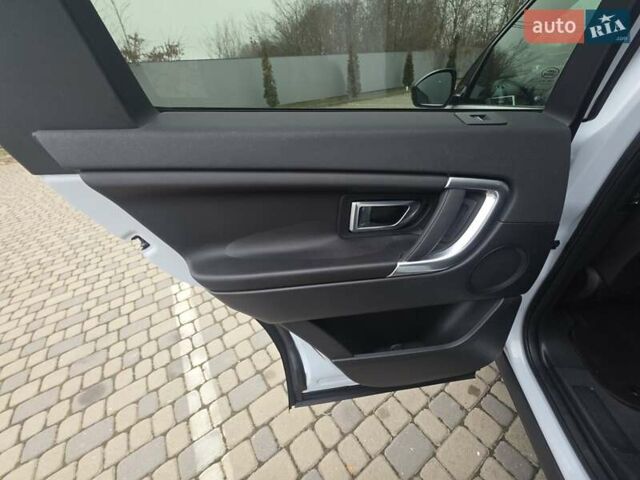 Білий Ленд Ровер Discovery Sport, об'ємом двигуна 2.2 л та пробігом 165 тис. км за 21950 $, фото 77 на Automoto.ua
