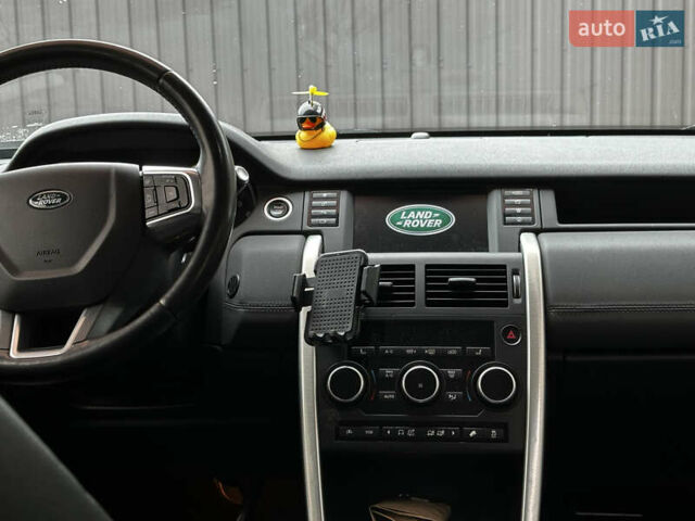 Белый Ленд Ровер Discovery Sport, объемом двигателя 2 л и пробегом 98 тыс. км за 30000 $, фото 25 на Automoto.ua