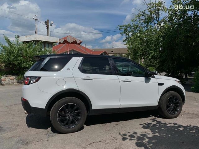 Белый Ленд Ровер Discovery Sport, объемом двигателя 2 л и пробегом 145 тыс. км за 18990 $, фото 3 на Automoto.ua