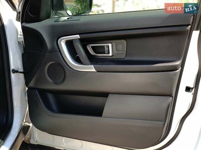 Білий Ленд Ровер Discovery Sport, об'ємом двигуна 2 л та пробігом 145 тис. км за 17790 $, фото 22 на Automoto.ua
