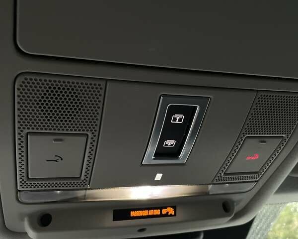 Білий Ленд Ровер Discovery Sport, об'ємом двигуна 2 л та пробігом 118 тис. км за 18099 $, фото 13 на Automoto.ua