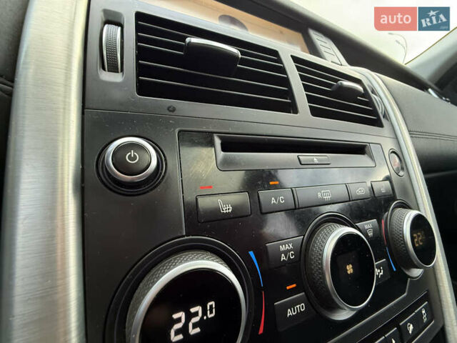 Белый Ленд Ровер Discovery Sport, объемом двигателя 2 л и пробегом 158 тыс. км за 17500 $, фото 75 на Automoto.ua