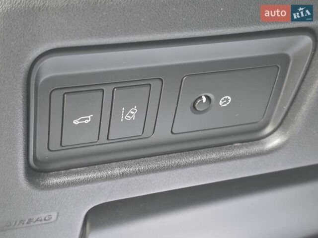 Білий Ленд Ровер Discovery Sport, об'ємом двигуна 2.2 л та пробігом 165 тис. км за 21950 $, фото 85 на Automoto.ua