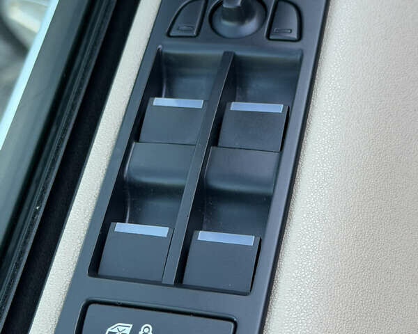 Білий Ленд Ровер Discovery Sport, об'ємом двигуна 2 л та пробігом 122 тис. км за 17500 $, фото 42 на Automoto.ua