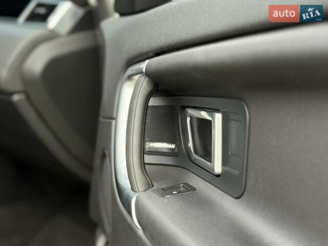 Белый Ленд Ровер Discovery Sport, объемом двигателя 2 л и пробегом 158 тыс. км за 17500 $, фото 46 на Automoto.ua