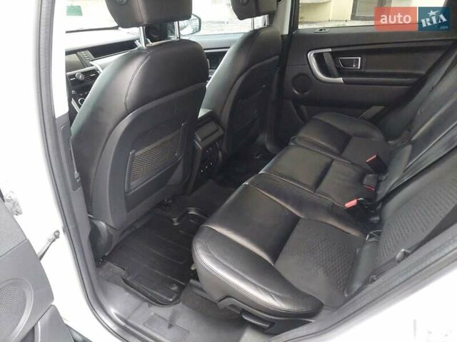 Ленд Ровер Discovery Sport 2016 в Киеве на Automoto.ua Белый Ленд Ровер Discovery Sport, объемом двигателя 2 л и пробегом 28 тыс. км за 16999 $, фото 21 на Automoto.ua