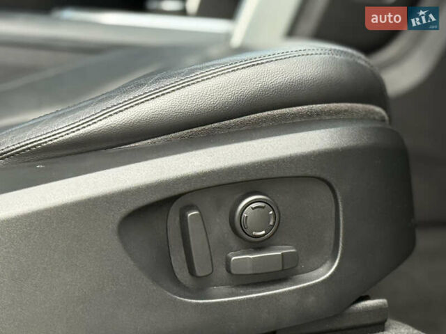 Белый Ленд Ровер Discovery Sport, объемом двигателя 2 л и пробегом 158 тыс. км за 17500 $, фото 49 на Automoto.ua