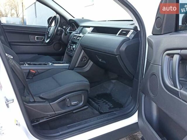 Белый Ленд Ровер Discovery Sport, объемом двигателя 2.18 л и пробегом 250 тыс. км за 15300 $, фото 17 на Automoto.ua