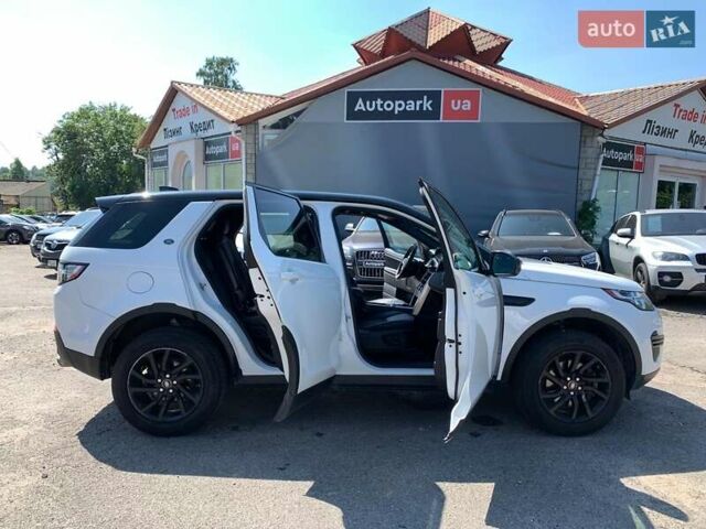 Білий Ленд Ровер Discovery Sport, об'ємом двигуна 2 л та пробігом 145 тис. км за 16990 $, фото 16 на Automoto.ua