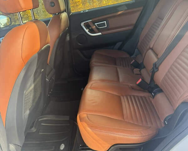 Білий Ленд Ровер Discovery Sport, об'ємом двигуна 2 л та пробігом 173 тис. км за 17500 $, фото 12 на Automoto.ua