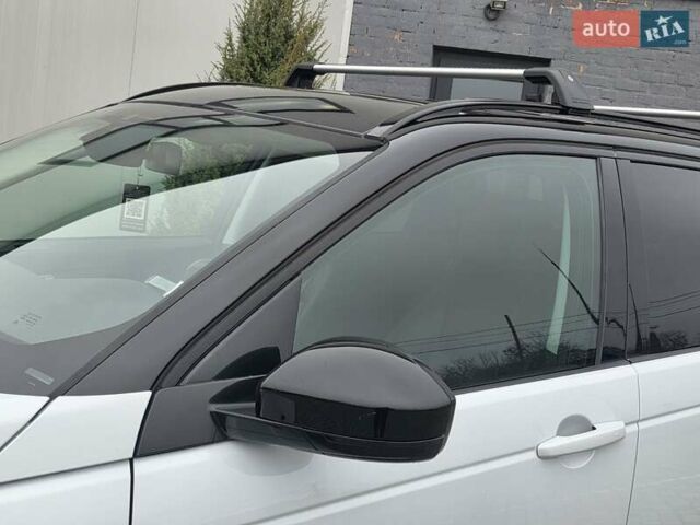 Білий Ленд Ровер Discovery Sport, об'ємом двигуна 2.2 л та пробігом 165 тис. км за 21950 $, фото 13 на Automoto.ua