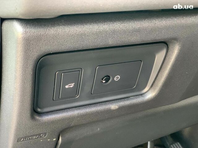 Белый Ленд Ровер Discovery Sport, объемом двигателя 2 л и пробегом 145 тыс. км за 18990 $, фото 22 на Automoto.ua