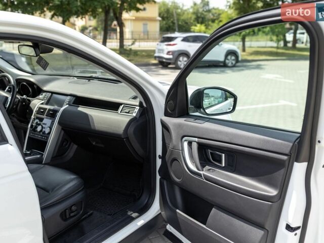 Белый Ленд Ровер Discovery Sport, объемом двигателя 2 л и пробегом 162 тыс. км за 15600 $, фото 64 на Automoto.ua