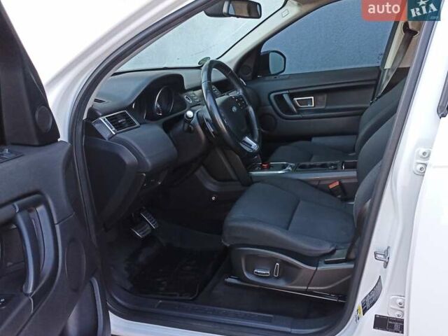 Белый Ленд Ровер Discovery Sport, объемом двигателя 2.18 л и пробегом 250 тыс. км за 15300 $, фото 10 на Automoto.ua