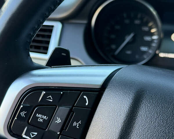 Білий Ленд Ровер Discovery Sport, об'ємом двигуна 2 л та пробігом 122 тис. км за 17500 $, фото 63 на Automoto.ua