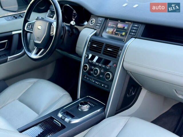 Белый Ленд Ровер Discovery Sport, объемом двигателя 2 л и пробегом 160 тыс. км за 16700 $, фото 15 на Automoto.ua