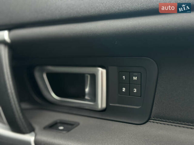 Белый Ленд Ровер Discovery Sport, объемом двигателя 2 л и пробегом 141 тыс. км за 19999 $, фото 34 на Automoto.ua