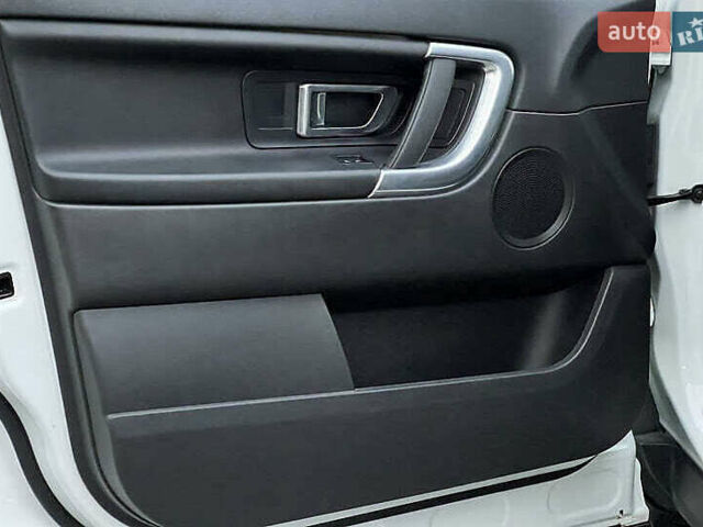 Белый Ленд Ровер Discovery Sport, объемом двигателя 2 л и пробегом 129 тыс. км за 16700 $, фото 36 на Automoto.ua