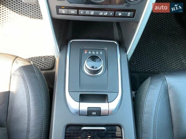 Білий Ленд Ровер Discovery Sport, об'ємом двигуна 2 л та пробігом 145 тис. км за 16990 $, фото 30 на Automoto.ua