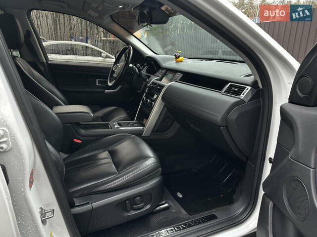 Белый Ленд Ровер Discovery Sport, объемом двигателя 2 л и пробегом 98 тыс. км за 30000 $, фото 21 на Automoto.ua