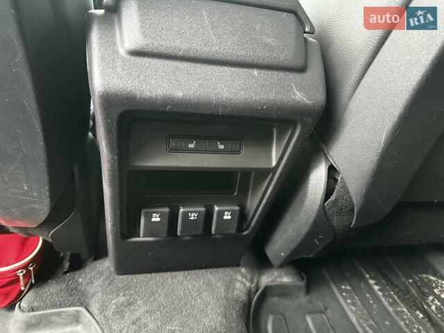 Белый Ленд Ровер Discovery Sport, объемом двигателя 2 л и пробегом 98 тыс. км за 30000 $, фото 32 на Automoto.ua