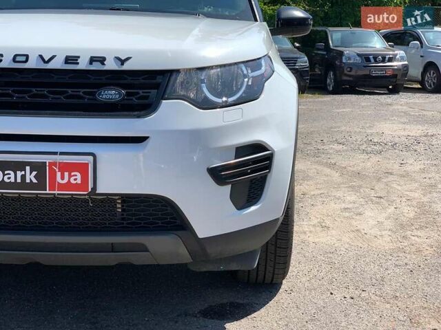 Білий Ленд Ровер Discovery Sport, об'ємом двигуна 2 л та пробігом 145 тис. км за 16990 $, фото 9 на Automoto.ua