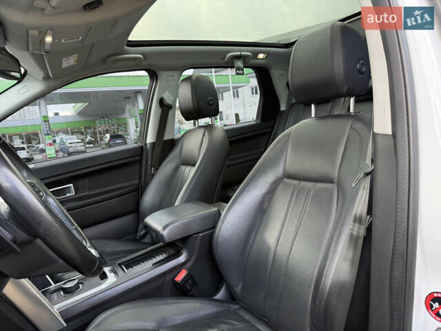 Белый Ленд Ровер Discovery Sport, объемом двигателя 2 л и пробегом 158 тыс. км за 17500 $, фото 70 на Automoto.ua